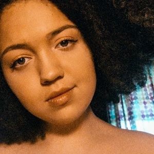 Meet your Posher, Nina